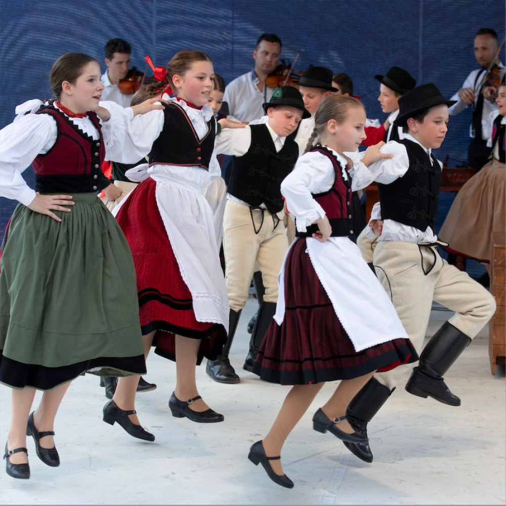 Kincső Dance Ensemble