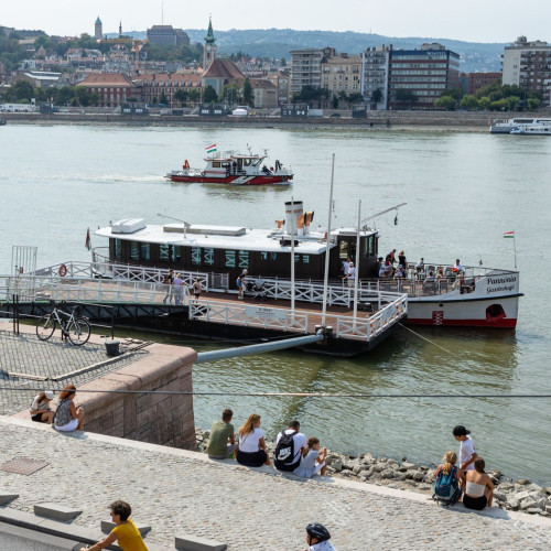 Szent István csatahajó kiállítás a Pannónia hajón